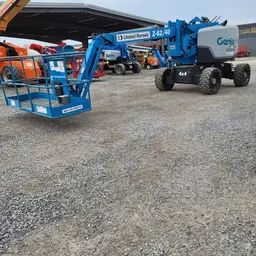 2015 Genie Z-62/40 Articulating Boom Lift