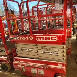 2017 MEC MICRO 19 Scissor Lift