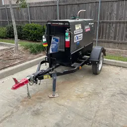 2021 Lincoln Electric VANTAGE 322 Welder