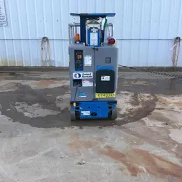 2018 Genie GR-12 Self-Propelled One-Person Lift