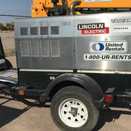 2017 Lincoln Electric VANTAGE 520 Welder
