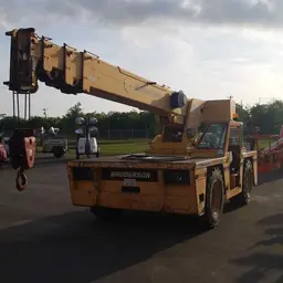 2007 Broderson IC-200-3F