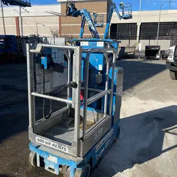2017 Genie GR-12 Self-Propelled One-Person Lift