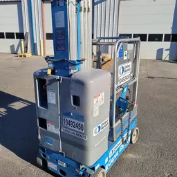 2016 Genie GR-20 Self-Propelled One-Person Lift
