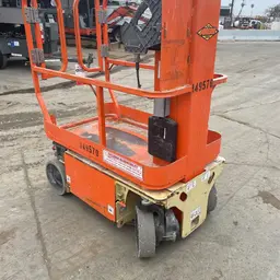 2015 JLG 1230ES Self-Propelled One-Person Lift