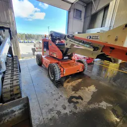 2014 JLG E450AJ Articulating Boom Lift