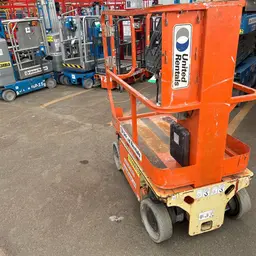 2013 JLG 1230ES Self-Propelled One-Person Lift
