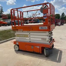 2017 Snorkel S4732E Scissor Lift