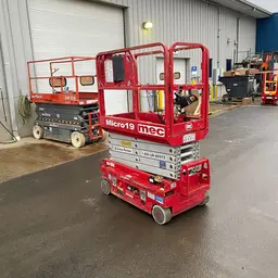 2017 MEC MICRO 19 Scissor Lift