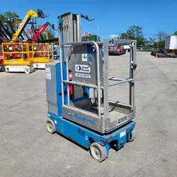 2015 Genie GR-20 Self-Propelled One-Person Lift