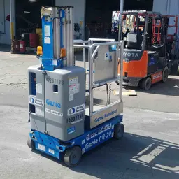 2014 Genie GR-20 Self-Propelled One-Person Lift