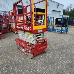 2017 MEC MICRO 19 Scissor Lift