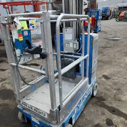 2013 Genie GR-20 Self-Propelled One-Person Lift