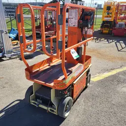 2015 JLG 1230ES Self-Propelled One-Person Lift