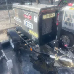 2019 Lincoln Electric VANTAGE 322 Welder