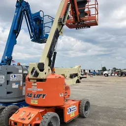 2014 JLG E450AJ Articulating Boom Lift