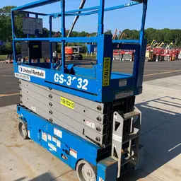 2017 Genie GS-3232 Scissor Lift