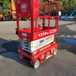 2017 MEC 1330SE Scissor Lift