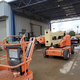 2014 JLG E450AJ Articulating Boom Lift