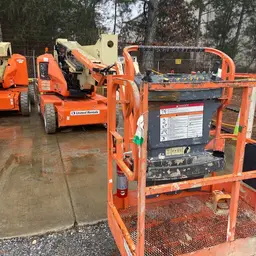 2014 JLG E400AJPN Articulating Boom Lift