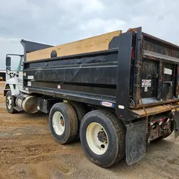 2019 International 7400SBA6X4 Truck