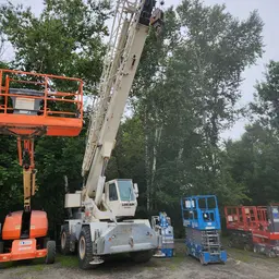 1996 LORAIN LRT230E Crane