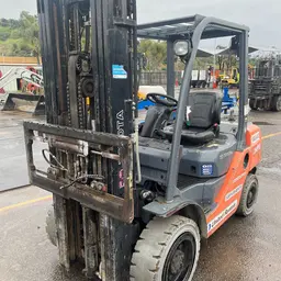 2017 Toyota 8FDU30 Warehouse Forklift