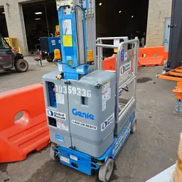 2015 Genie GR-20 Self-Propelled One-Person Lift