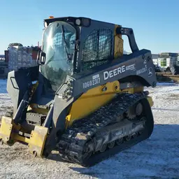 2017 John Deere 331G