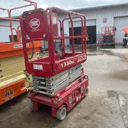 2017 MEC 1330SE Scissor Lift