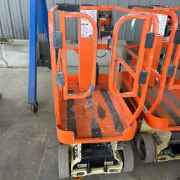 2015 JLG 1230ES Self-Propelled One-Person Lift