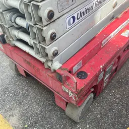 2018 MEC MICRO 19 Scissor Lift