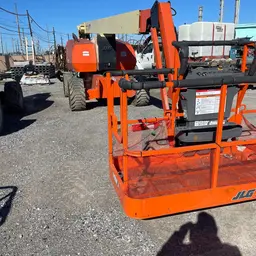 2013 JLG 800AJ Articulating Boom Lift
