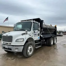 2020 Freightliner M2106 Truck