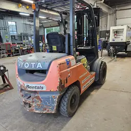 2017 Toyota 8FDU30 Warehouse Forklift