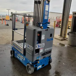 2016 Genie GR-20 Self-Propelled One-Person Lift