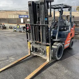 2017 Toyota 8FGU30 Warehouse Forklift