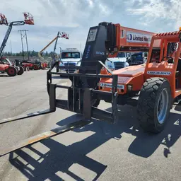 2016 SKYTRAK 8042 Forklift
