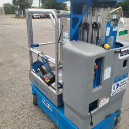2015 Genie GR-15 Self-Propelled One-Person Lift