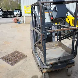 2017 JLG 20MVL Self-Propelled One-Person Lift