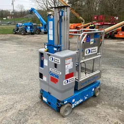 2017 Genie GR-20 Self-Propelled One-Person Lift