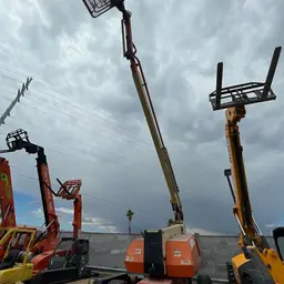 2014 JLG 800AJ Articulating Boom Lift