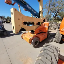 2014 JLG E400AJPN Articulating Boom Lift