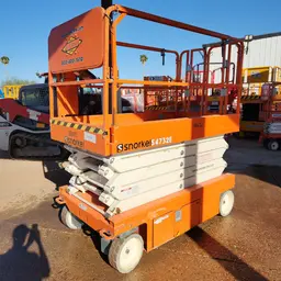 2016 Snorkel S4732E Scissor Lift