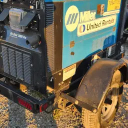 2019 Miller Welders Big Blue 300R Welder