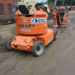 2013 JLG E400AJPN Articulating Boom Lift