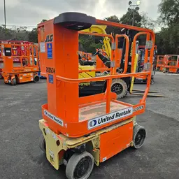 2018 JLG 1230ES Self-Propelled One-Person Lift