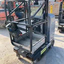2015 JLG 20MVL Self-Propelled One-Person Lift