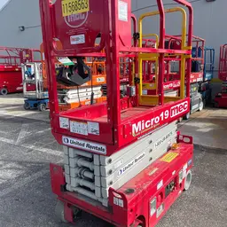 2017 MEC MICRO 19 Scissor Lift