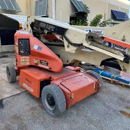 2014 JLG E400AJPN Articulating Boom Lift